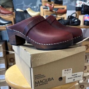 Maguba Women's Bordeaux Brown Clogs